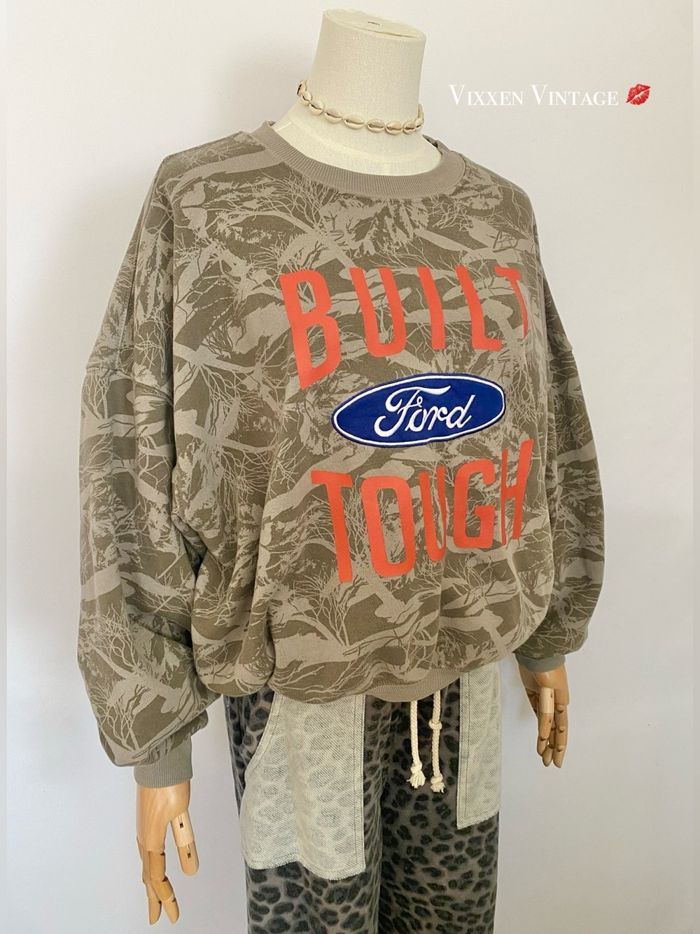 HUNTING CAMO 'BUILT FORD TOUGH' PULLOVER CREWNECK SWEATSHIRT IN VINTAGE KHAKI